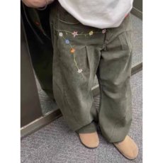 批发新款流行<b class='q'>时尚</b>潮流原宿慵懒百搭文艺气质ins花卉刺绣水洗工装裤