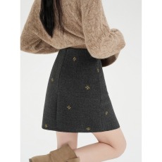 批发韩系时尚气质重工毛呢半身裙女秋<b class='q'>冬</b>新款设计感A字呢子短裙微胖mm