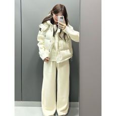 批发冬季<b class='q'>刺绣</b>连帽羽绒棉服马甲冬外穿女新款保暖冬装毛衣叠穿马甲套装