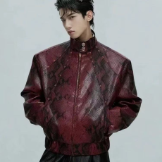 批发轻奢高级感蟒蛇纹理<b class='q'>皮衣</b>短款<b class='q'>男</b>模穿搭痞帅风外套宝石点缀垫肩夹克