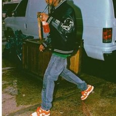 批发复古做旧破烂补丁牛仔裤男士微锥直筒裤宽松美式高街潮牌嘻哈长裤