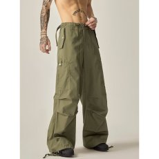 批发<b class='q'>新款</b>美式男女情侣宽松<b class='q'>工装</b><b class='q'>裤</b>直筒休闲薄款伞兵<b class='q'>裤</b>复古长<b class='q'>裤</b>褶皱<b class='q'>裤</b>子