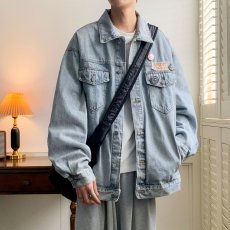 批发秋季水洗<b class='q'>牛仔外</b>套港风复古秋软牛仔立体新款压花宽松外穿衬衫男装