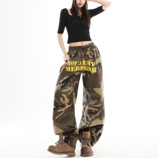 批发美式复古字母印花弯刀<b class='q'>迷彩</b><b class='q'>裤</b>女男春季宽松做旧松紧腰阔腿牛仔长<b class='q'>裤</b>