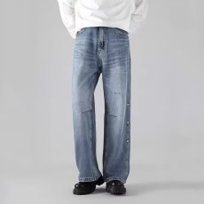 批发水洗做旧牛仔裤2025春秋季新款铆钉手工磨破分割中腰微喇裤子<b class='q'>男</b>