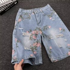 批发夏季复古花卉印花破洞牛仔短裤<b class='q'>男</b>美式做旧潮牌宽松直筒水洗五分裤