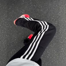 批发美式三条杠裤子<b class='q'>男</b>春秋垂感直筒微喇卫裤高级感条纹休闲运动裤