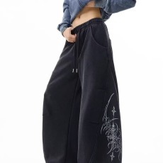 批发美式复古腰果花弯刀<b class='q'>牛仔裤</b><b class='q'>男</b>士春季潮流新款直筒阔腿长裤