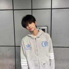 批发ins滑板<b class='q'>街头</b>嘻哈高街潮流涂鸦国潮街舞个性hiphop新款时尚