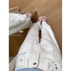 批发小花刺绣白色窄版<b class='q'>直筒</b><b class='q'>牛仔裤</b><b class='q'>女</b>2026年春季新款高腰显瘦小个子阔腿