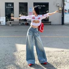 批发美式复古水洗弯刀<b class='q'>牛仔裤</b>女秋冬2026新款高腰宽松显瘦阔腿拖地长裤