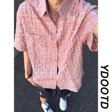 批发粉色泡泡纱格子<b class='q'>衬衫</b><b class='q'>短袖</b>男夏季美式格纹防晒半袖高级感五分袖<b class='q'>衬衣</b>