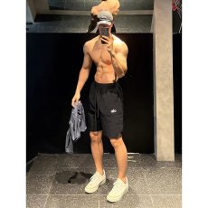 批发美式五分休闲短裤男女春夏季新款宽松直筒<b class='q'>设计</b>感中裤子