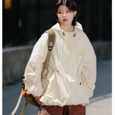 批发<b class='q'>男</b>女冰丝薄款连帽防晒服<b class='q'>男</b>2024夏新款户外冲锋外套情侣皮肤衣