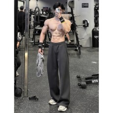 批发春秋款灰色美式健身运动卫裤男解构阔腿休闲<b class='q'>长裤</b>重磅垂感弯刀裤子