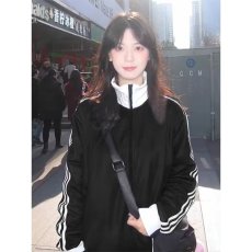 批发2026春季新款黑色立领<b class='q'>夹克</b>男潮牌高级感<b class='q'>休闲</b>运动棒球服外套上衣