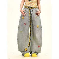 批发<b class='q'>牛仔裤</b><b class='q'>女</b>夏季潮牌创意植绒花朵格子腰带直筒垂感阔腿裤子