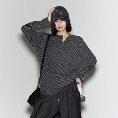 批发休闲百搭长袖T恤女2026新款中性条纹宽松显瘦圆领上衣<b class='q'>冬</b>