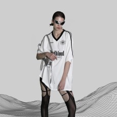 批发新款小众V领运动风短袖T恤<b class='q'>男</b>女宽松潮流INS球衣休闲打底衫T恤百搭