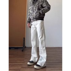 批发美式复古刺绣白色微喇牛仔裤男2026新款高街直筒<b class='q'>修身</b>显瘦裤子春秋