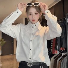 批发白色竖条纹衬衫上衣<b class='q'>长袖</b>女春季2026新款通勤<b class='q'>宽松</b>百搭内搭休闲衬衣