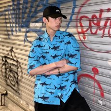 批发夏季薄款鲨鱼印花冰丝短袖<b class='q'>衬衫</b>男士<b class='q'>韩版</b>潮流休闲沙滩五分半袖<b class='q'>衬衣</b>