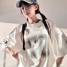 批发夏季美式复古小众设计感v领宽松短袖球衣风t恤男<b class='q'>欧美</b>高级感上衣女