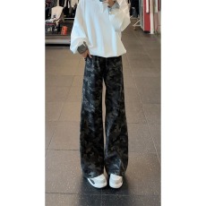 批发美式复古迷彩牛仔裤<b class='q'>男</b>春夏潮牌高街vibe痞帅宽松微喇阔腿弯刀<b class='q'>裤子</b>