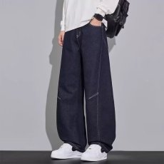 批发<b class='q'>男</b><b class='q'>童</b><b class='q'>潮牌</b><b class='q'>弯刀</b><b class='q'>牛仔裤</b>春春款2026新款痞帅中<b class='q'>大</b><b class='q'>童</b><b class='q'>男</b>孩宽松<b class='q'>裤子</b>春装潮