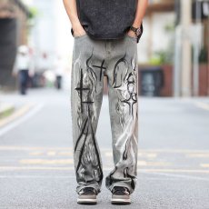 批发火焰涂鸦做旧牛仔裤男秋季美式vibe风高街小众宽松设计感直筒长裤