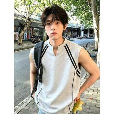 批发2026夏季美式重磅V领<b class='q'>背心</b><b class='q'>男</b>生小众设计感无袖纯色坎肩T恤潮
