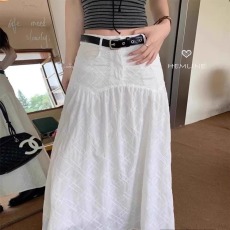批发小众立体格纹剪花白色半身裙女秋季设计感百搭高腰a字裙显瘦长裙