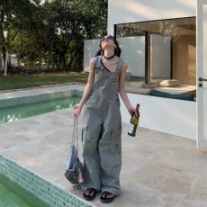 批发美式复古黑灰色工装牛仔背带裤女夏季新款减龄宽松显瘦阔腿连体裤