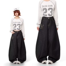 批发2026美式复古贴布绣阔腿<b class='q'>牛仔裤</b>男<b class='q'>女</b>秋新款设计感高腰宽松<b class='q'>长裤</b>