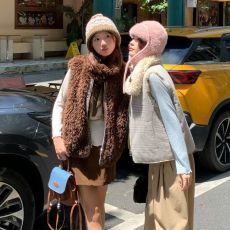 批发复古立领羊羔毛马甲<b class='q'>背心</b>女秋冬穿搭设计感双面穿格纹无袖马夹外套