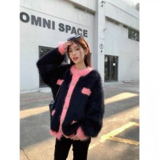 批发水貂绒毛衣外套<b class='q'>女</b>春秋款2025新款小香风撞色短款针织开衫外穿<b class='q'>上衣</b>