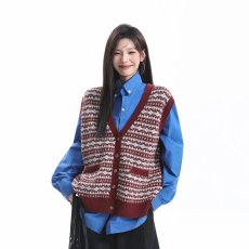 批发复古提花羊毛V领针织<b class='q'>马甲</b>女2026新款毛衣背心坎肩情侣款开衫外套