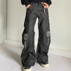 批发黑<b class='q'>男</b>美式赛车徽章刺绣铆钉原牛牛仔裤<b class='q'>男</b>街头宽松字母阔腿弯刀<b class='q'>裤子</b>