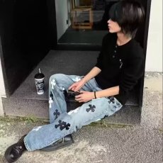批发春季新款十字架刺绣牛仔裤男生潮牌复古美式风裤子<b class='q'>水洗</b>直筒长裤